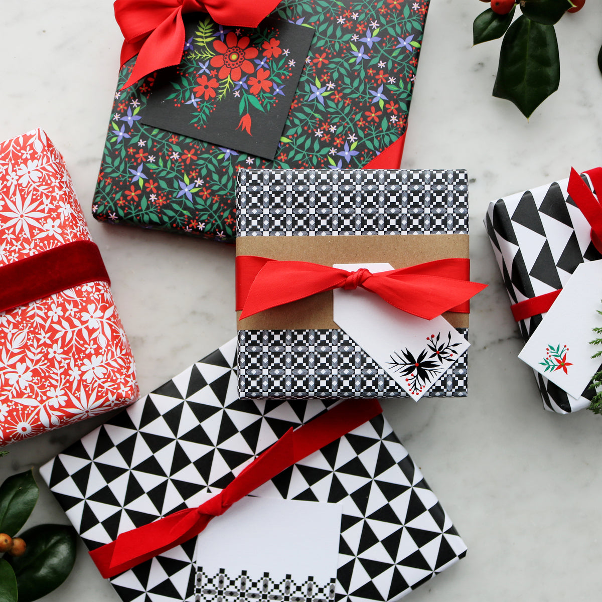 Christmas Floral  Gift Wrap - 3 Sheets – Brengare Studio